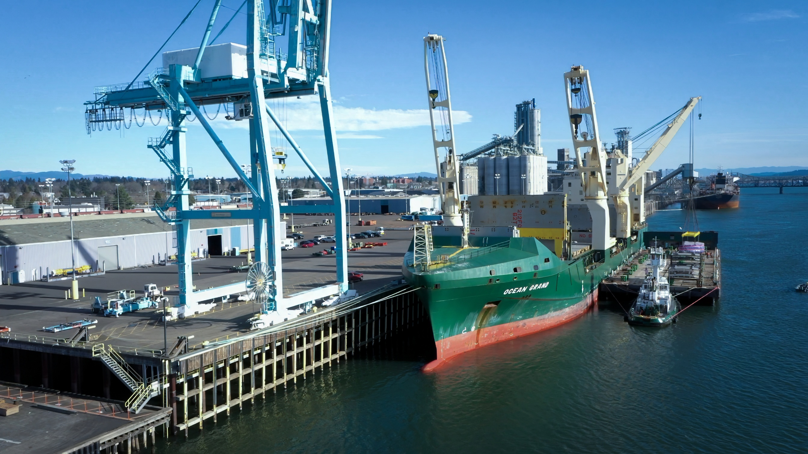 Columbia River marine highway at the Port of Vancouver USA